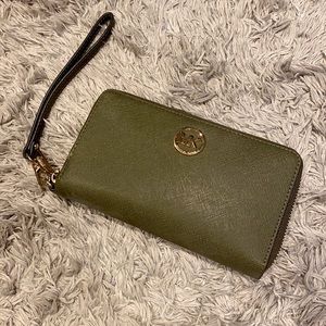 Michael Kors Wristlet